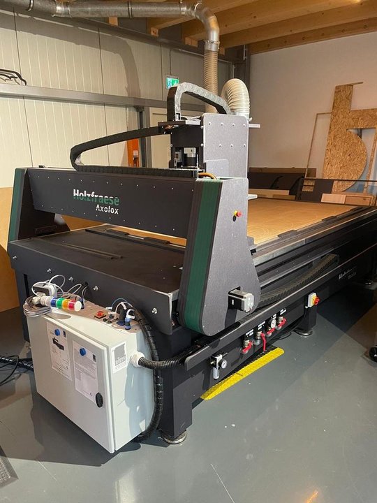 HOLZFRAESE CNC-Bearbeitungszentrum Axolox 2513