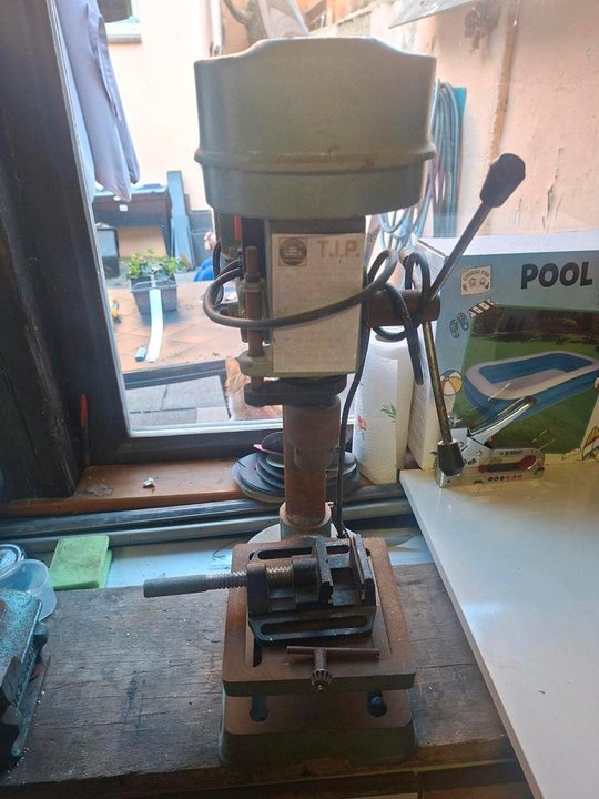 T.J.P. Tischbohrmaschine mit Schraubstock