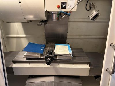 CNC Bearbeitungszentrum Fräsmaschine Metallbearbeitung Hurco
