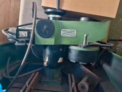 Zylinderkopf Schleifmaschine Comec KRVA330 Flachschleifmaschine