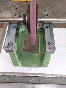 Flachschleifmaschine/Auswuchtvorrichtung Schleifscheiben