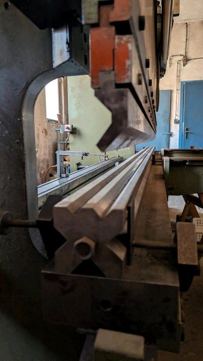 Abkantpresse 80t - 3050mm