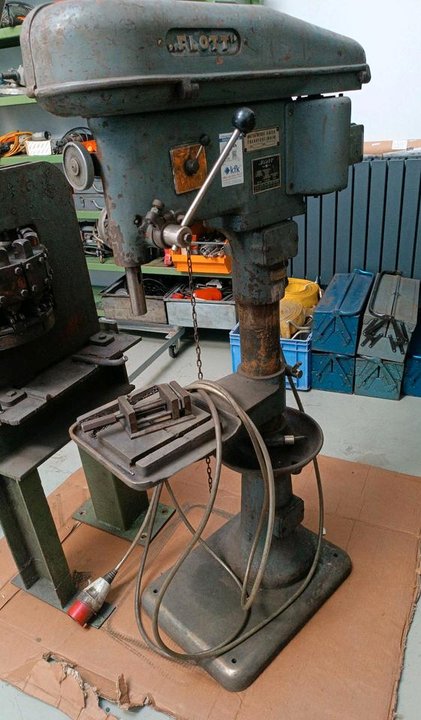 FLOTT Säulenbohrmaschine Ständerbohrmaschine Industrie Qualität