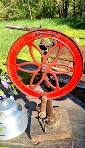 Antike handbetriebene Standbohrmaschine