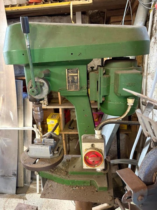 Alte Flott 380 Volt Standbohrmaschine