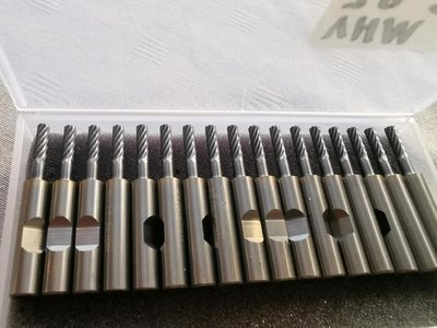 17 Stück VHM-Schaftfräser kurz Z=8 3mm Hartmetall Fräser