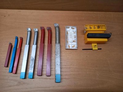 Drehstähle innen und außen . Neu