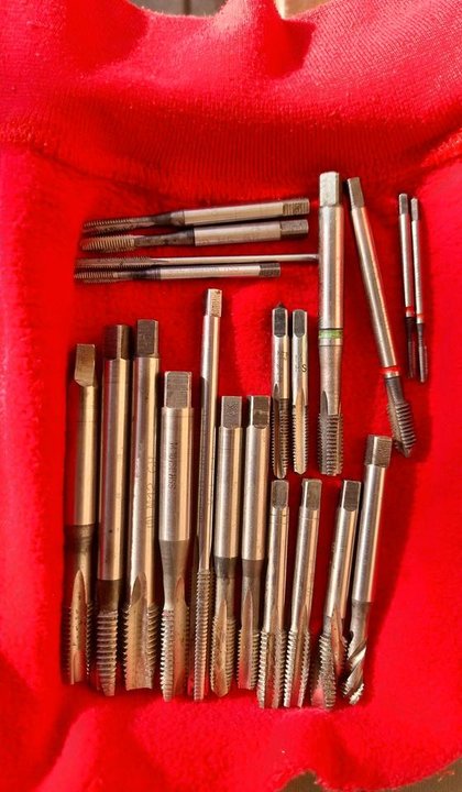 Verschiedene Hochwertige HSS Gewindebohrer M3-M12 auf VB