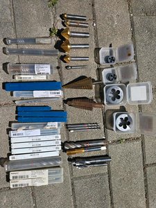 Gewindebohrer Senker Schneideisen usw.