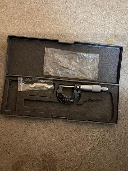 Bügelmessschraube 0-25mm mit Metallkasten