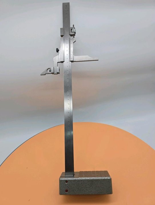 Höhenmessgerät (Modell Inox DDR -300-0,05).