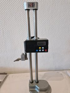 Höhenanreisser Höhenmessgerät Messgerät Digital 0-300mm gebraucht