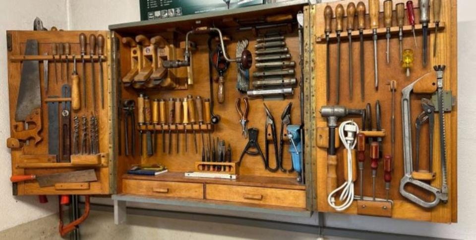 *Werkzeugschrank Kleinteileschrank mit Werkzeug..