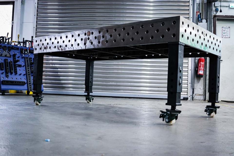 Profi Schweißtisch Lochtisch 3x1,5m System28 D28 plasmanitriert