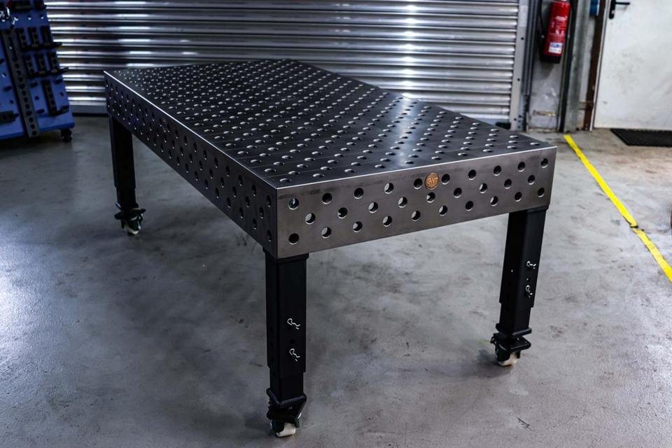 Profi Schweißtisch Lochtisch 2x1m System 28 D28 plasmanitriert