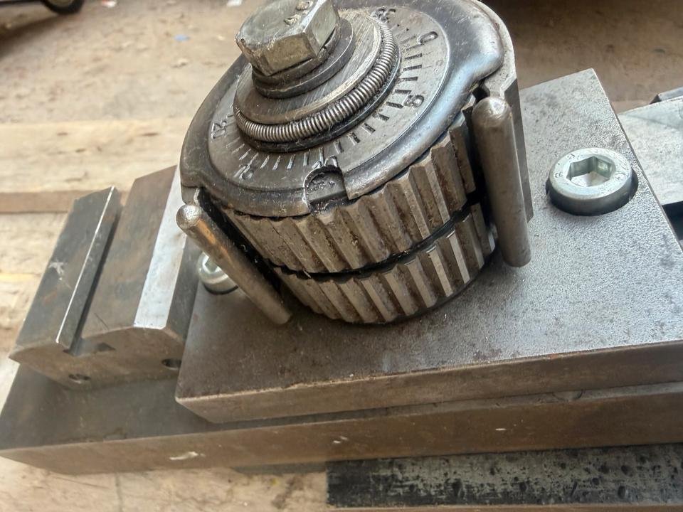 Multifix A HARDINGE Model E Drehbank Abstechschlitten Support