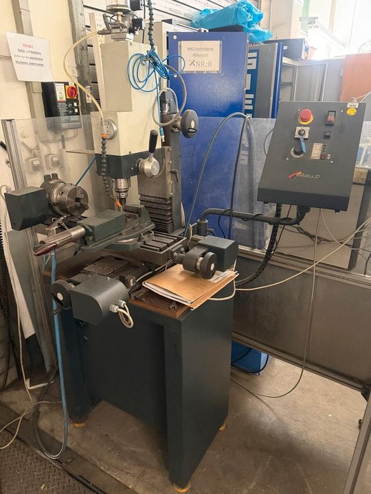 WABECO CNC Fräsmaschine mit Programierplatz und sehr viel Zubehör