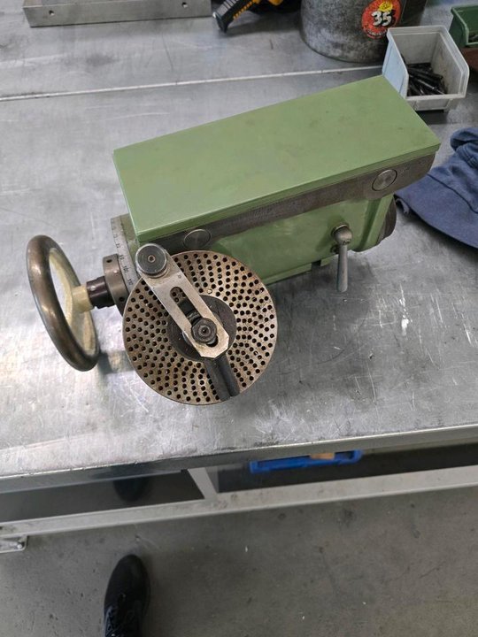 Teilapperat einer Fräsmaschine Deckel