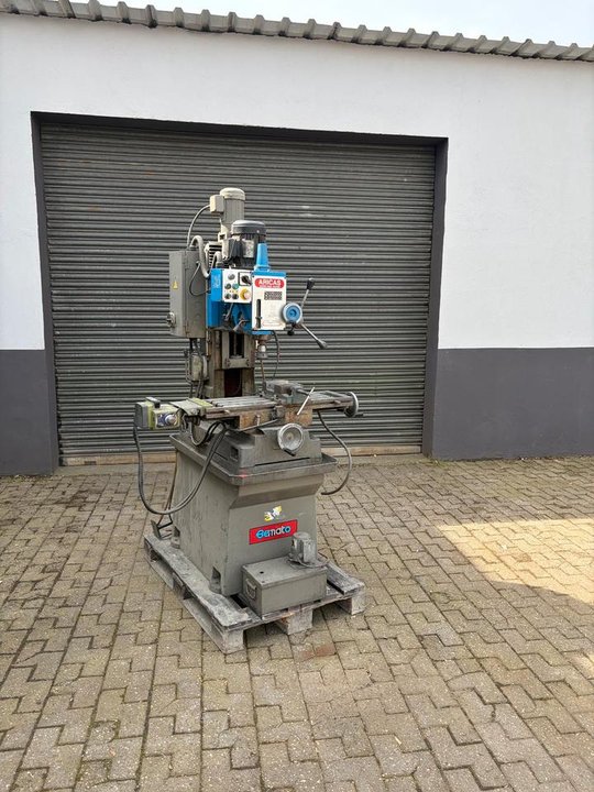 Werkzeugfräsmaschine Bemato SK 40 mit Kühlmitteleinrichtung