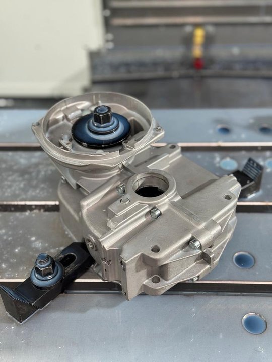 Puch Maxi E50 Gehäuse CNC fräsen auf 4 Lager